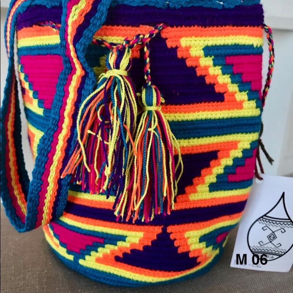 Mochileandote OriginalTejidoWayuuMédium Sizes Re06